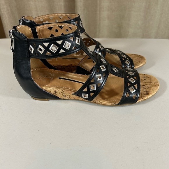 New Direction’s black strappy wedge sandals size 7 new condition - Picture 1 of 10